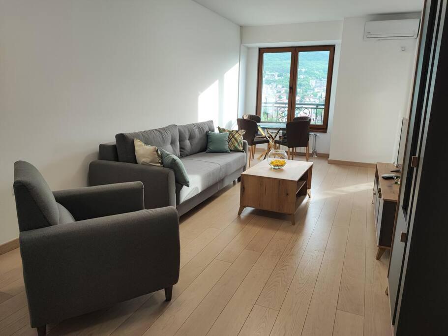Grand View Apartment سكوبجي المظهر الخارجي الصورة